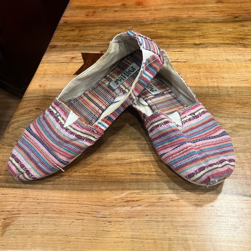 Mad Love slippers size 8 in used condition